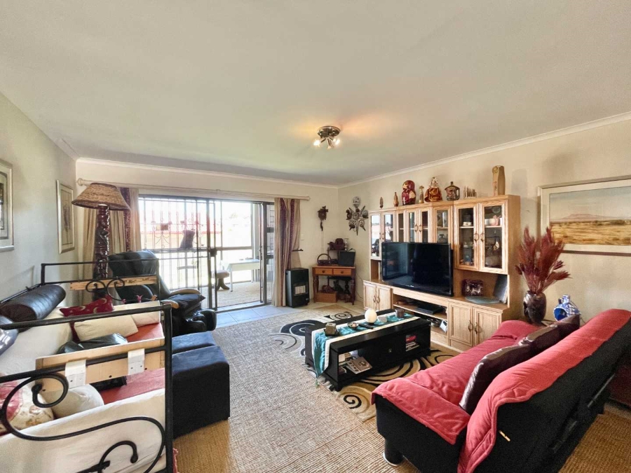 2 Bedroom Property for Sale in Hartenbos Central Western Cape